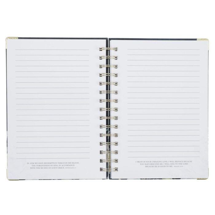 Notatbok : Strength and Dignity - dagbok / spiralbundet / Journal