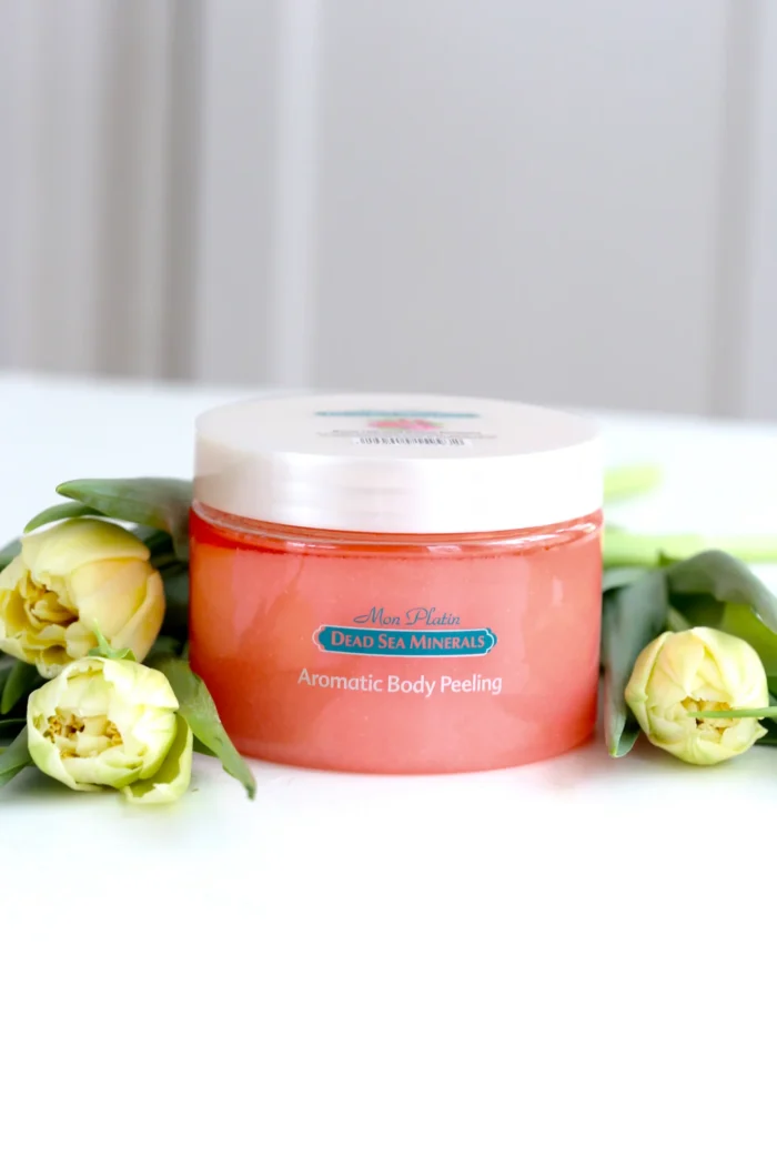 Aromatisk kroppspeeling med salt, nype og roseblomster - Bilde 2