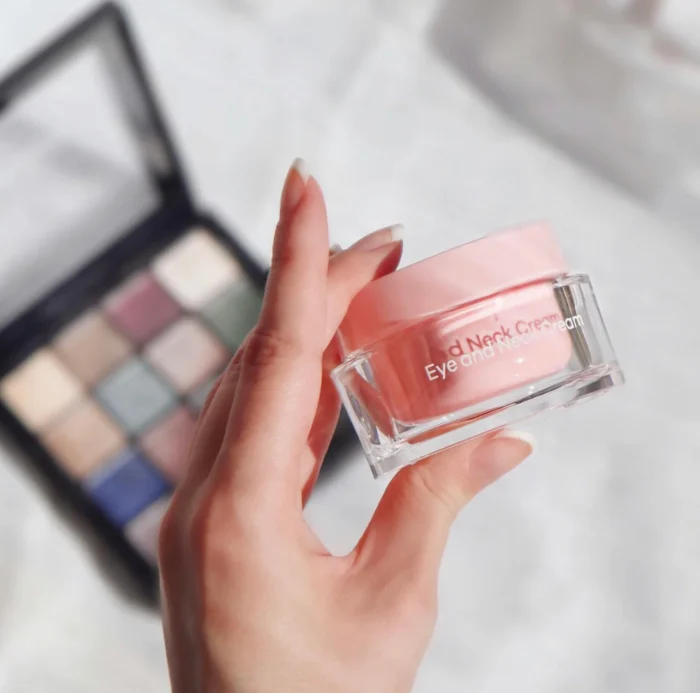 Krem for øye og hals (Eye and Neck Cream) DSM129